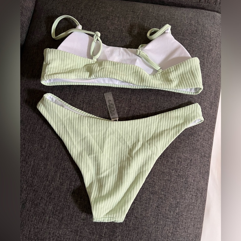 Bogo💞 light green bikini - Picture 2 of 3